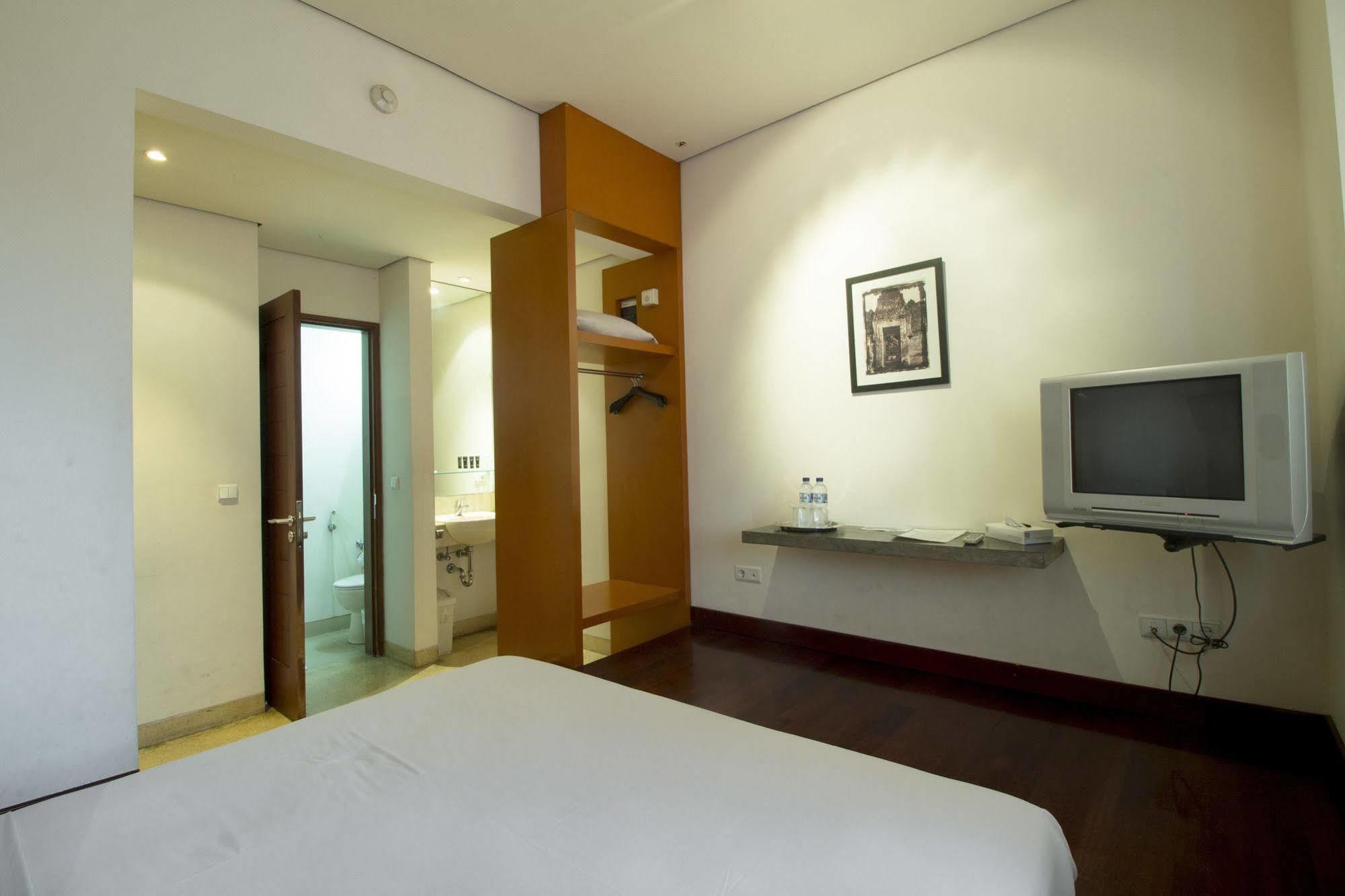 Reddoorz @ Gegerkalong Girang Hotel Bandung Exterior foto