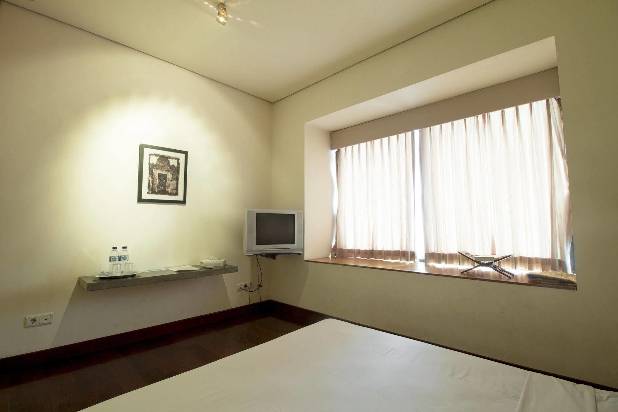 Reddoorz @ Gegerkalong Girang Hotel Bandung Exterior foto