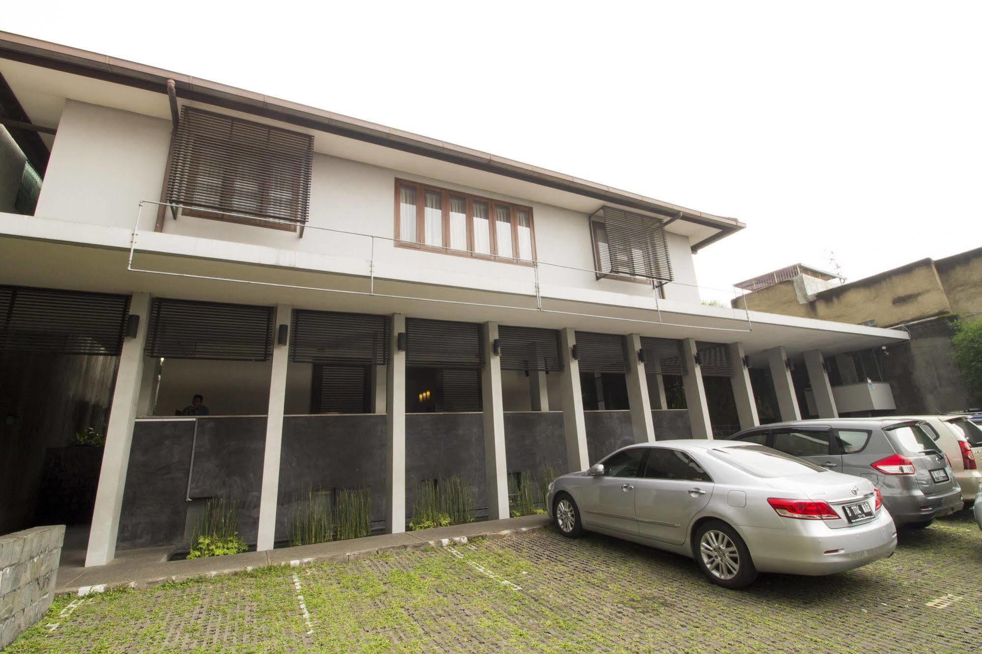 Reddoorz @ Gegerkalong Girang Hotel Bandung Exterior foto