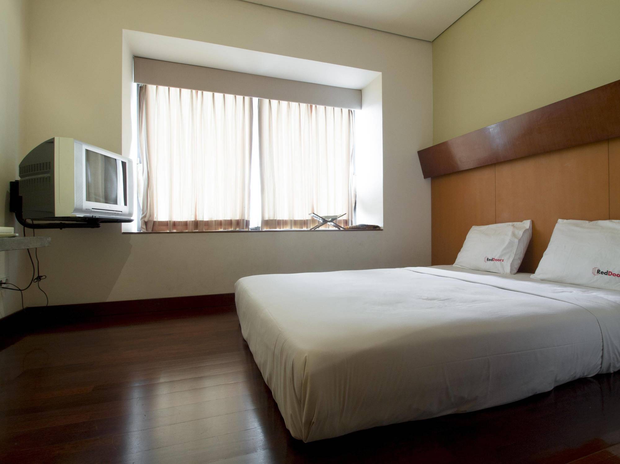 Reddoorz @ Gegerkalong Girang Hotel Bandung Exterior foto