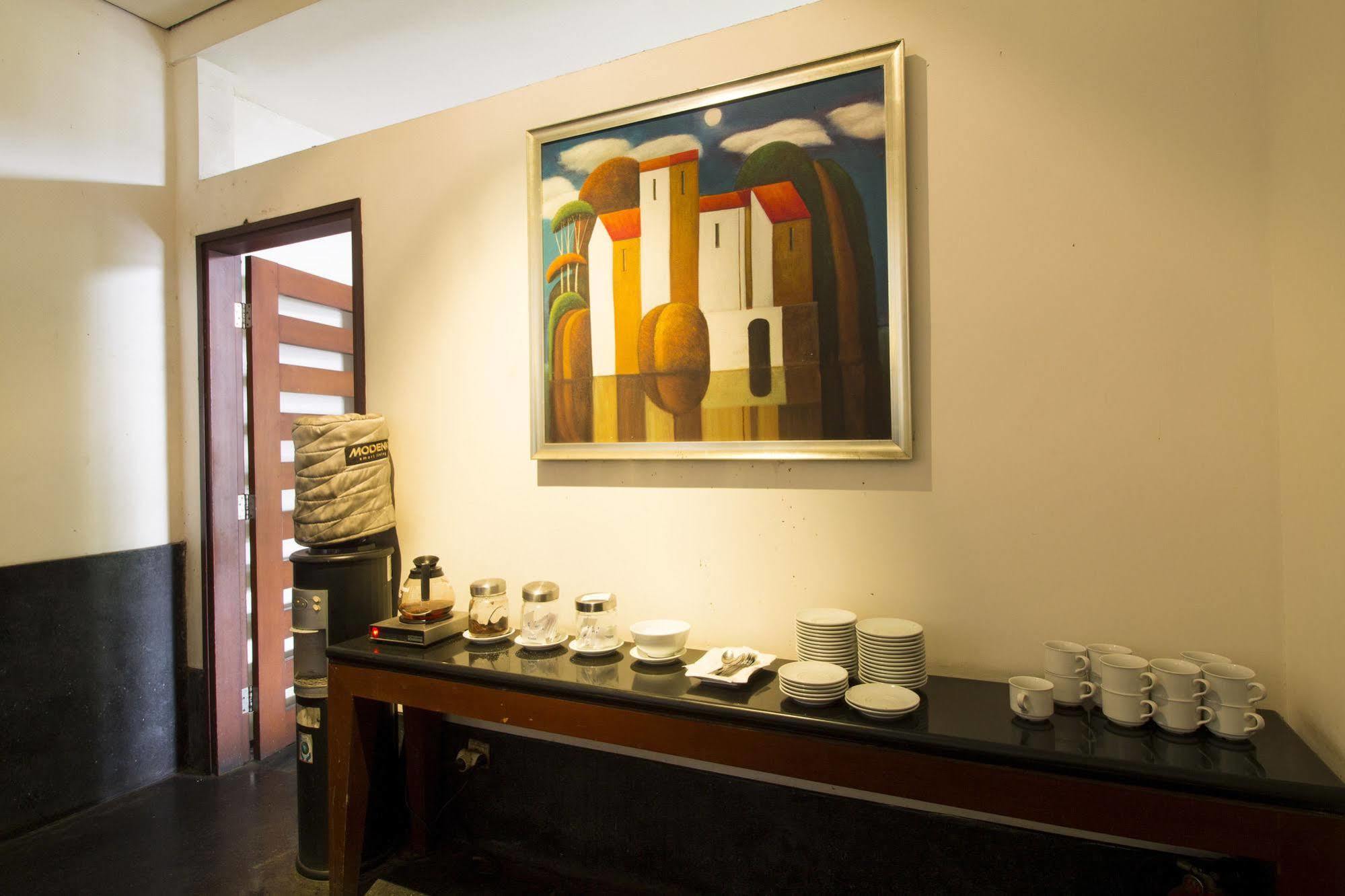 Reddoorz @ Gegerkalong Girang Hotel Bandung Exterior foto